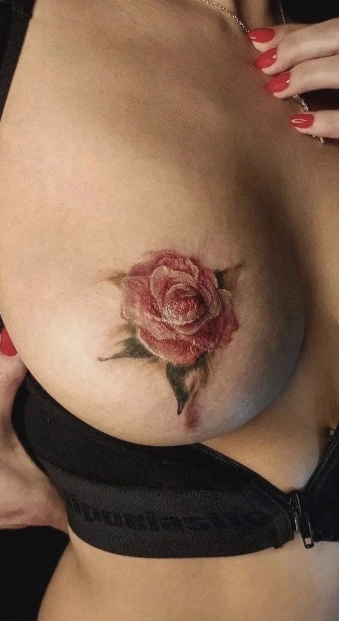 cheffitup:tim72roberts:mf-0174:masonjarsandshine:Mega 😍 nice rose 🌹 Now thay looks like it was painful.🌹