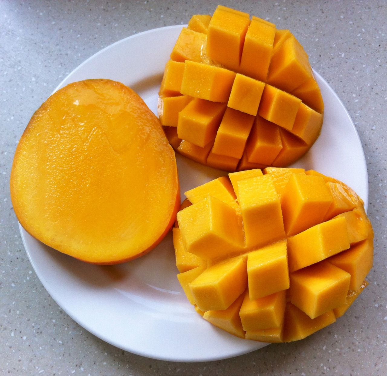 all-natu-ral:  Cold mango on a hot day 👌 