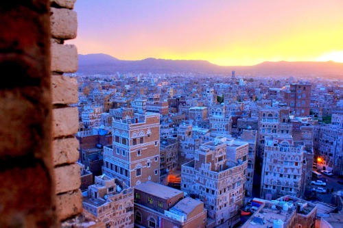 themindlesstraveler: Sunset at Sanaa, Yemen