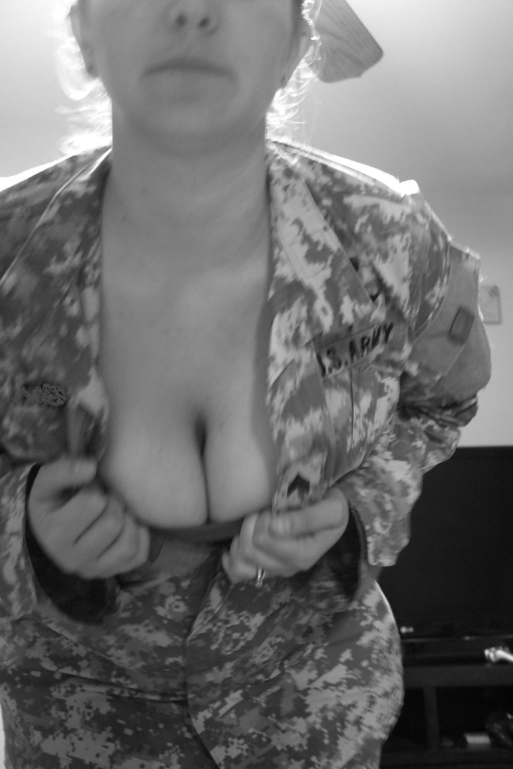 mymarinemindpart2:  Busty Army girl pt 2   Amateurlovin: Totally lovin your tits,