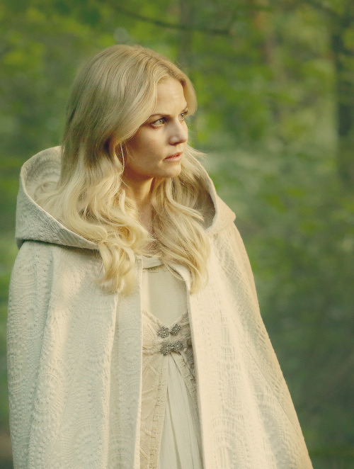 captainswansource:  Emma Swan in the 5.05 Promo Pictures [x]