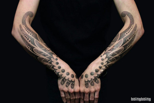 blacksupa:dotwork tatoo