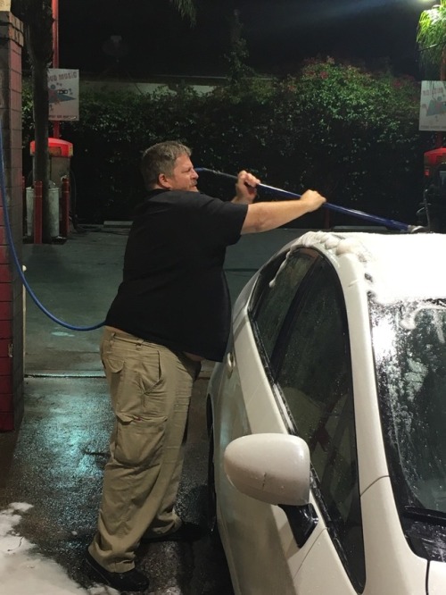 socalstockybear: teddybearandco: Hot bear washing his car late at night. Daaaaam.  Handsome thick guy w/no belt on, freggin HOT!  I would have stuck around and got a crack shot but that’s just because I’m a pervert.  Hahahaha.  Thanks for the