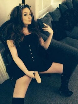 Mistress Katy Van Aimee