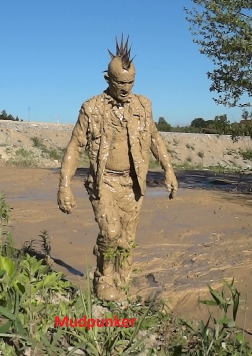 mudpunker:Mudpunker in mud