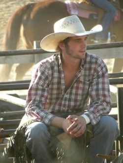 jarheadsonexhibit:  whitemenworship:  JFC this sexy scruffy cowboy is unreal!  SIT ON MY FUCKING FACEEEEEEE!!!!!! JEEEEEEEEEEZUS!!!!!! *DROOL* 