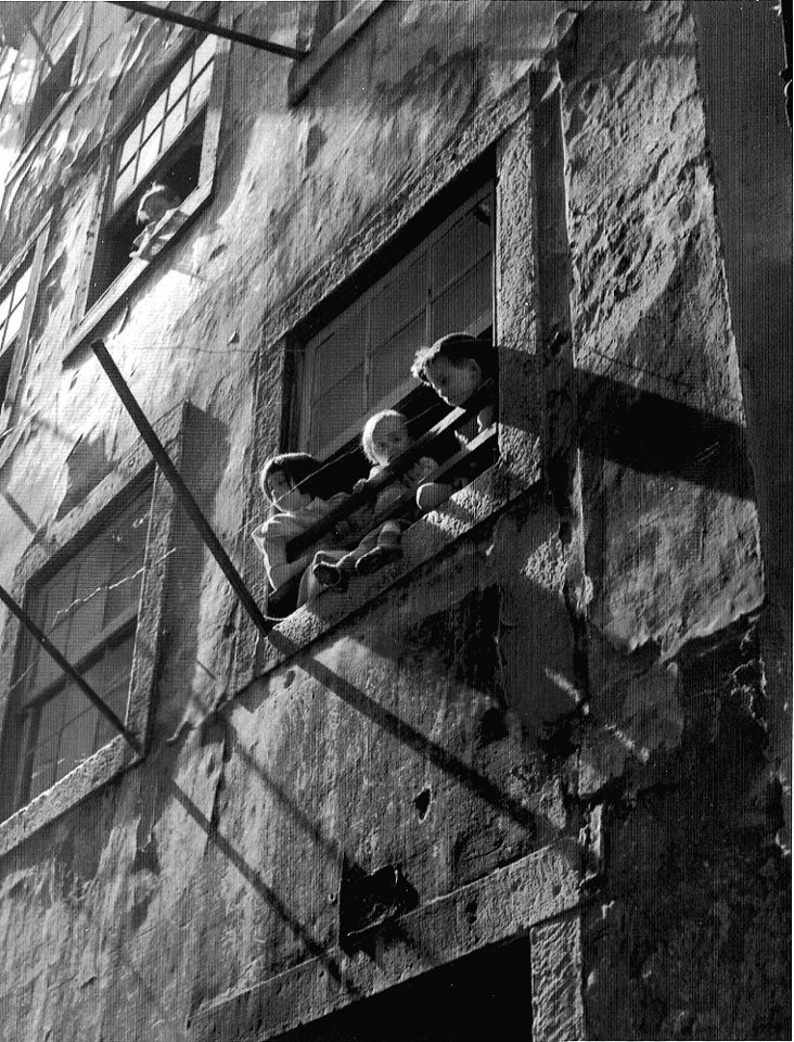 Adelino Lyon de Castro
Children observing by the window, Portugal, 1953