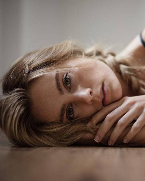 https://amazinggirlsphotos.tumblr.com/post/154039082421