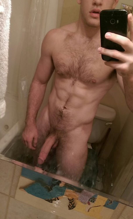 straightdudesexposed: Hung Stud - SubmissionSuch a hottie. Thanks for the submission xxAnd anyone wh