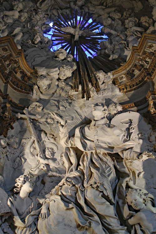 echiromani:Side altar in the Church of Sant’Ercolano, Perugia.