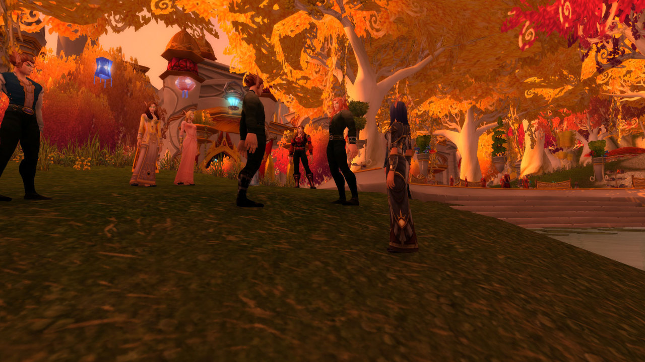 heniimagic:  Stealthed up on my belf rogue to watch the adorable and lovely wedding
