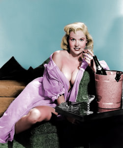 A Deviant Art-Er Colorized An Old B&Amp;Amp;W Photo Of One Of My Favorite Pinup Models,