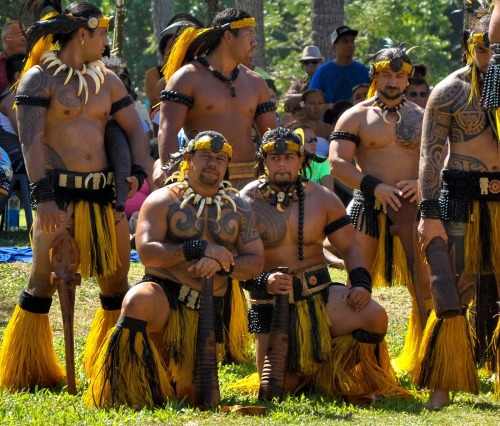 steercub:  keahimakua:  Thickness is normal among us polynesiansHere are some Tahitian dancers, looking focking fierce!  Mother of god I think I just fainted 