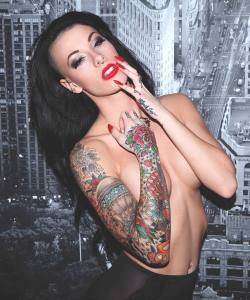 tattooedwomenarebeautiful:  Model: katie Lamon