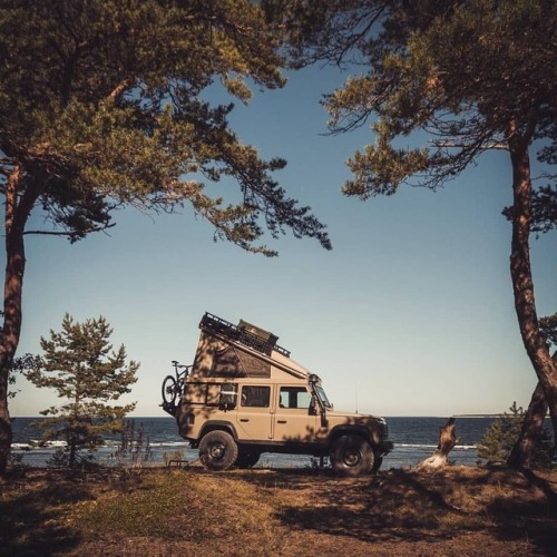 landroverphotoalbum:Overland bliss By @markus.wollenberger #landrover #Defender110CSW #landroverdefe