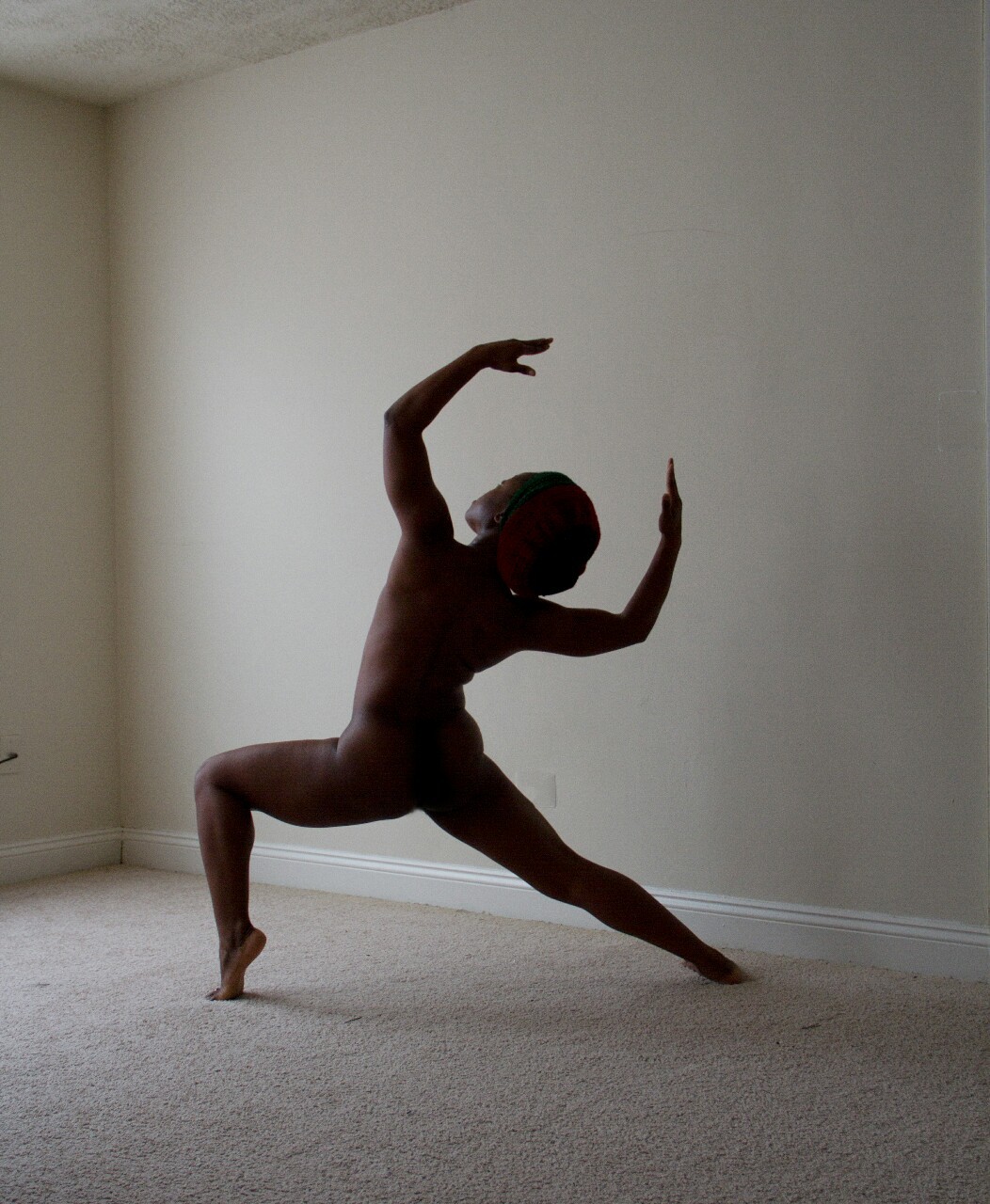 queendaisyd: Started wearing less &amp; working out more 