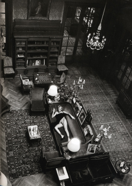 helmutnewtonphoto:  1975 Roselyne, Château d’Arcangues. 