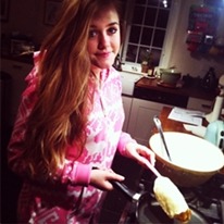 lunadespera:  Lottie Tomlinson + Instagram       