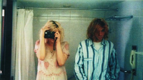 nirvananews:  Kurt Cobain and Courtney Love at their hotel bathroom in Japan, 1992. 