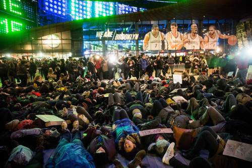 the-gasoline-station:  Berkeley to Brooklyn: Protesters Challenge Police Violence Hundreds in Berkeley and Brooklyn protested grand jury decisions not to indict white police officers in the deaths of two unarmed black men. Source: NBC News 