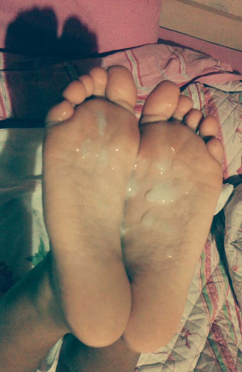 sidneysfeet:  For the ones who requested cum on feet