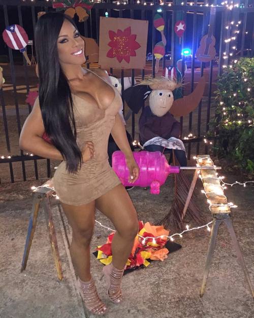 musclegirlsinmotion:  @yarishna 🎄🌟