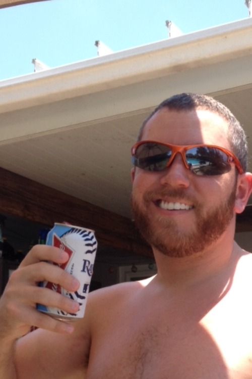 theunderwearbear:  smileycub:  Drinking at the pool party!  What a hottie!