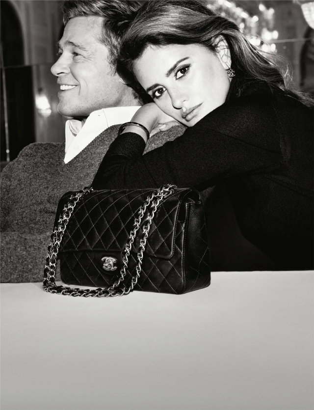 Penélope Cruz and Brad Pitt for CHANEL’s Nostalgic New Campaign
📷 Inez & Vinoodh for Chanel