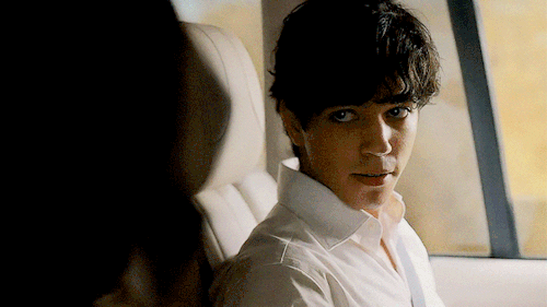 ZACK CALDERON As RAFAEL GARCIA THE WILDS (2020 - ) Season Two, Episode One 
