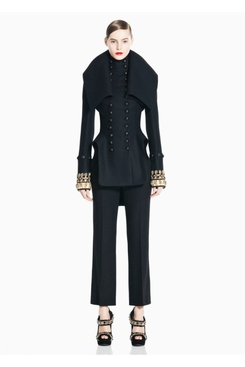 Alexander McQueen Pre-Fall 11