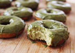 fullcravings:  Matcha Green Tea Doughnuts