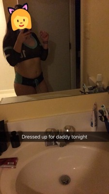 kayleekulo: Playing dress up with daddy 🤤🤤   For some reason when I posted it earlier it posted like 5 times so I’m trying it again 