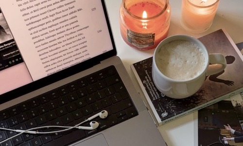 Essentials For A Cosy Study Day 𝜗𝜚˚⋆
