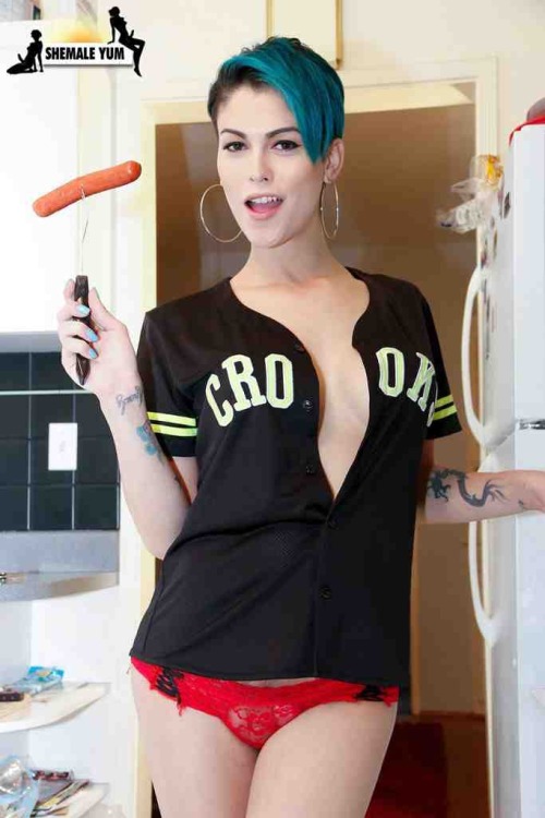 tranzdreamgirlz:  #DominoPresley #Transgender #Tits #Ass #Wieners #Kitchen >>> DominoPresleyArchive.tumblr.com 