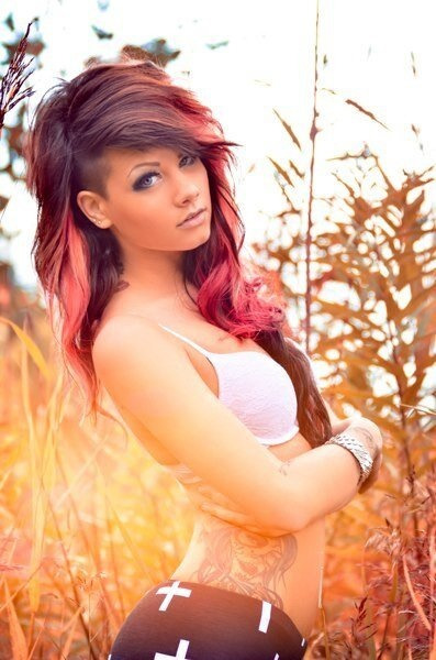 tattooedladiesmetal:  Love a tattooed lady!!