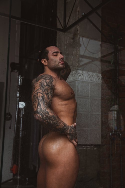 The-Swole-Strip:https://The-Swole-Strip.tumblr.com/