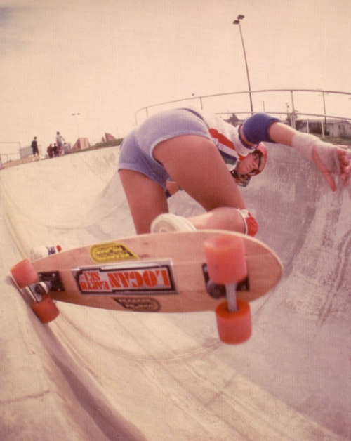 fuckyeahhomomatriarchy:  awelltraveledwoman:  karidevereaux:  …an ode to 1970s skater girls.   this is amazing   FYI, skateboarding was invented by surfer chicks in the surf off-season. Males like to forget this, remind them. 