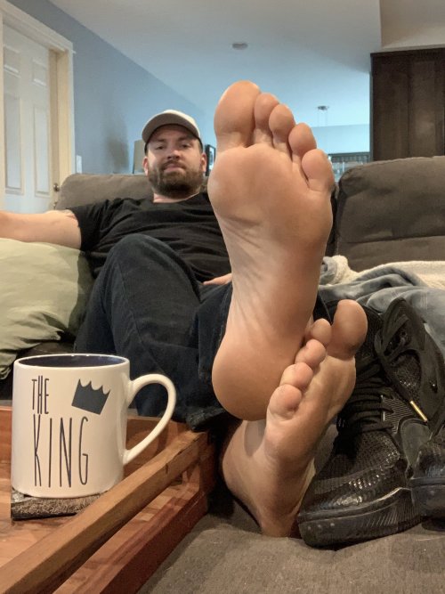 shoeburst:12US (via JasonMasters54) great feet