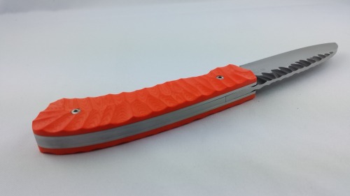 Sex ned-s:  Liner lock Avalaible on Etsy: https://www.etsy.com/fr/listing/183323795/liner-lock-manche-g10-orange?ref=sr_gallery_5&ga_search_query=liner+lock&ga_ship_to=FR&ga_search_type=all&ga_view_type=gallery pictures
