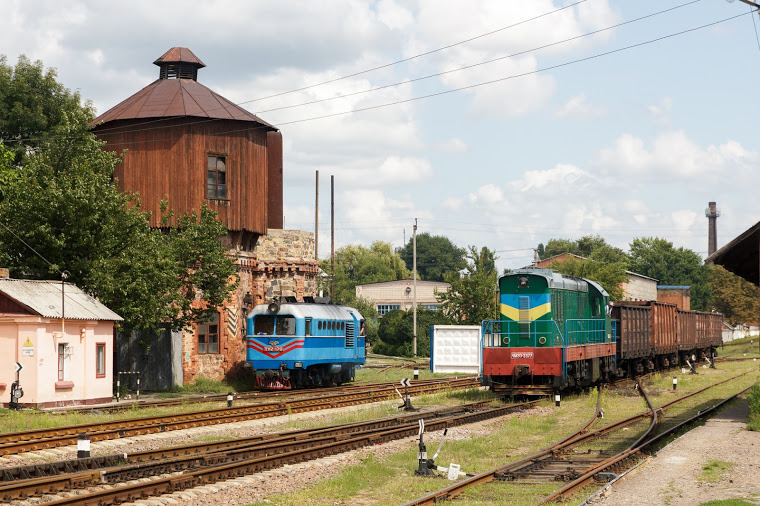 railroad-girl-in-germany