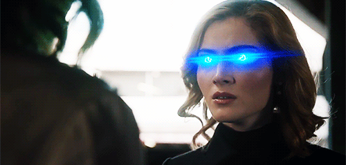 Esme. Esme, look at me.