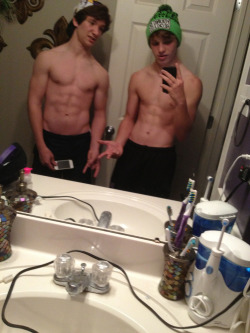 muscletwinks:  joelk1691:  Me and my boi @stayunhuman straight FLEXIN!!  damn. gay guy and straight guy flexing together, unf 