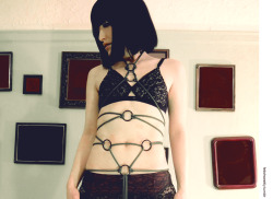fetishweekly:  fetishweekly:    Model: Hazel Maybrook Six Ring Harness  Here’s the tutorial for this tie! 