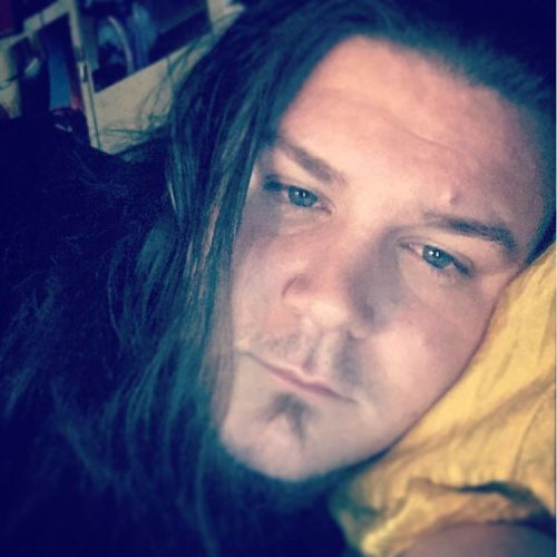 Late night selfies #longhair #longhairricflair #blueeyes #bed #selfie #me #guyswithlonghair #guysofi