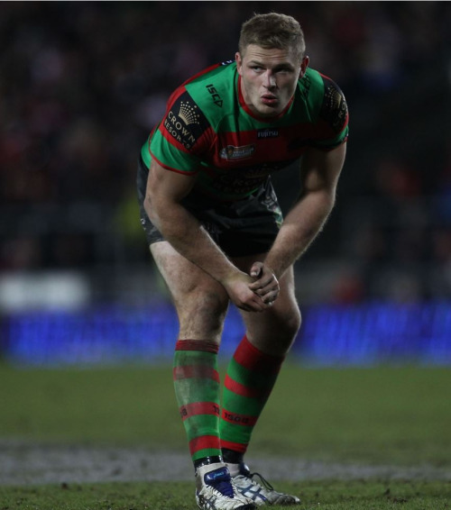 musclestud:  roscoe66:George and Thomas Burgess of the Rabbitohs  WOOF !   HOT …HOT …HOT….BRING IT!