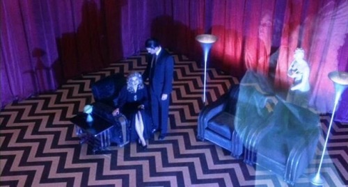 david-lunch:
“The red room in Fire Walk With Me (1993), Twin Peaks (1990), and The Return (2017)
”