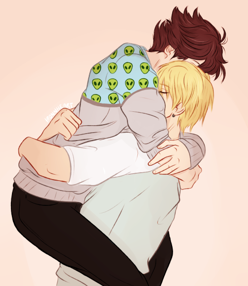 ironnheart: tfw you’ve been away from your boyfriend too long so you jump into his arms when u see 