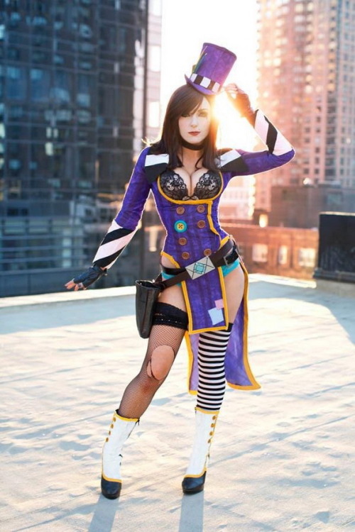 hottestcosplayer:  We feature the most amazing cosplays from around the world! Want to be featured? Send us a message with a few photos! (we accept everyone!)  Check out our website too! www.hottestcosplayer.com