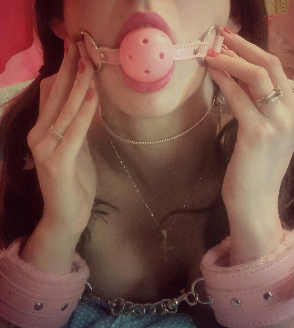 littlestkittyprincess:  What is fun about not being able to use your mouth?  Wishlist