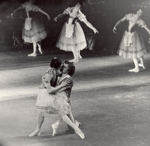 tsiskaridze:Galina Mezentseva in “Giselle”. Mariinsky Theatre. 1970s and 1980s.
